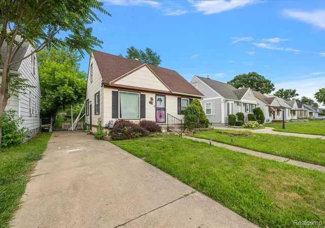 Photo 3 of Single family home for sale at 4230 University Pl, Detroit, MI 48224 | MLS# 20261045645 | Listing updated on 2026-09-09