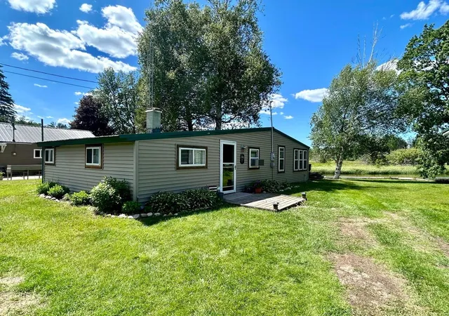 1st image of 9312 Elizabeth Rd, Houghton Lake, MI 48629 | MLS# 77080069829