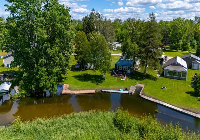 5th image of 9312 Elizabeth Rd, Houghton Lake, MI 48629 | MLS# 77080069829
