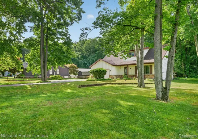 Homes for sale in Bedford Township Monroe, MI | 3107 Dean Rd, Bedford Township Monroe, MI 48144 | MLS# 20261045647