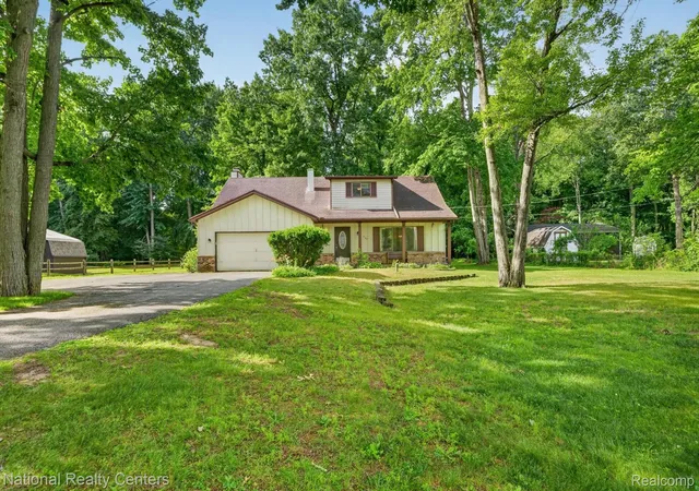 Homes for sale in Bedford Township Monroe, MI | 3107 Dean Rd, Bedford Township Monroe, MI 48144 | MLS# 20261045647