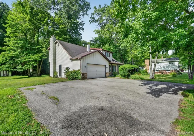 Homes for sale in Bedford Township Monroe, MI | 3107 Dean Rd, Bedford Township Monroe, MI 48144 | MLS# 20261045647