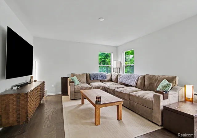 4th image of 14502 Laurelwood Dr, Van Buren Township, MI 48111 | MLS# 20261045658