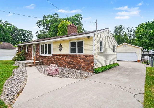 Photo 1 of Single family home for sale at 1605 Hansen St, Muskegon, MI 49445 | MLS# 71026029939 | Listing updated on 2026-08-30