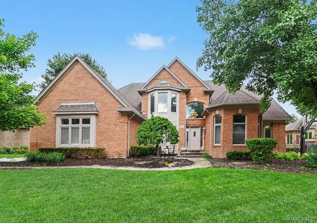 Photo 2 of Single family home for sale at 55260 Belmont Dr, Shelby Township, MI 48315 | MLS# 20261045684 | Listing updated on 2026-08-27