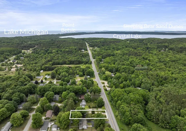 3rd image of 657 Crystal Ave, Frankfort, MI 49635 | MLS# 78080069835