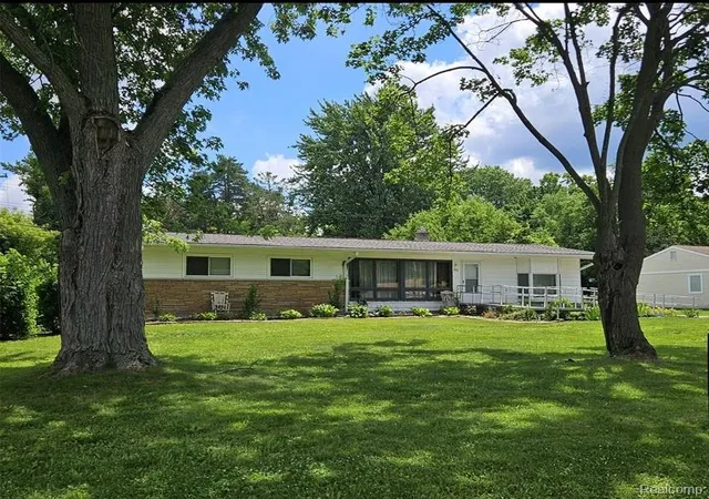 Photo 1 of Single family home for sale at 496 E Lovell Dr, Troy, MI 48085 | MLS# 20261045693 | Listing updated on 2026-08-20