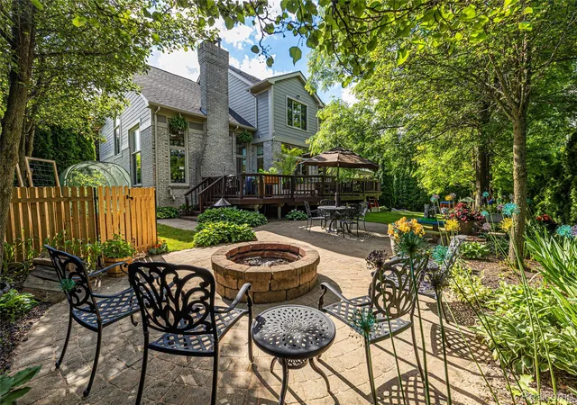 2nd image of 1781 Apple Ridge Ct, Rochester Hills, MI 48306 | MLS# 20261045696