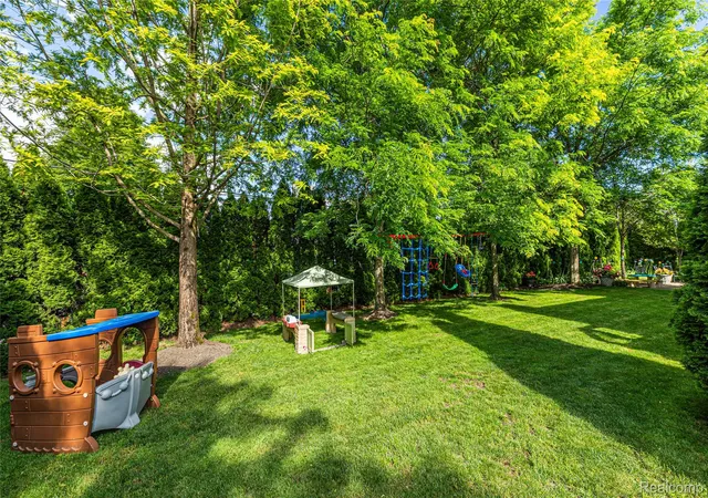 4th image of 1781 Apple Ridge Ct, Rochester Hills, MI 48306 | MLS# 20261045696