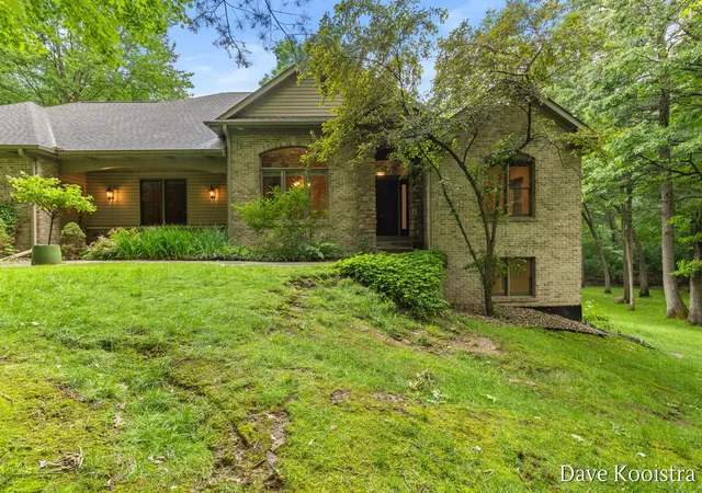 2nd image of 5133 Streamside Ct Ne, Rockford, MI 49341 | MLS# 65026029965