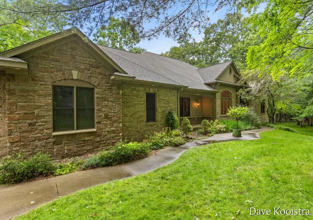 Photo 3 of Single family home for sale at 5133 Streamside Ct Ne, Rockford, MI 49341 | MLS# 65026029965 | Listing updated on 2026-09-17