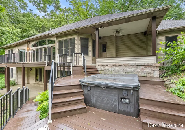 Photo 4 of Single family home for sale at 5133 Streamside Ct NE, Rockford, MI 49341 | MLS# 65026029965 | Listing updated on 2026-09-17