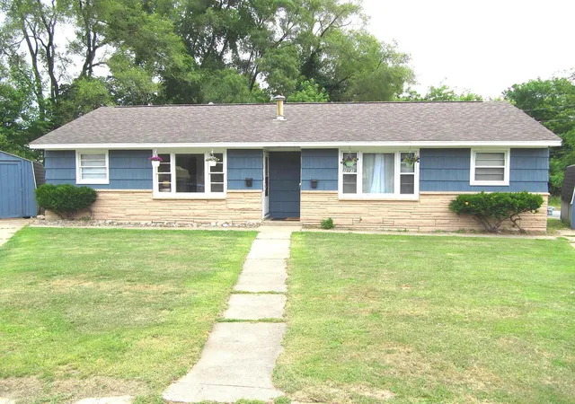 Photo 2 of Multi family home for sale at 1021 Avondale Cir, Kalamazoo, MI 49048 | MLS# 66026029974 | Listing updated on 2026-06-17