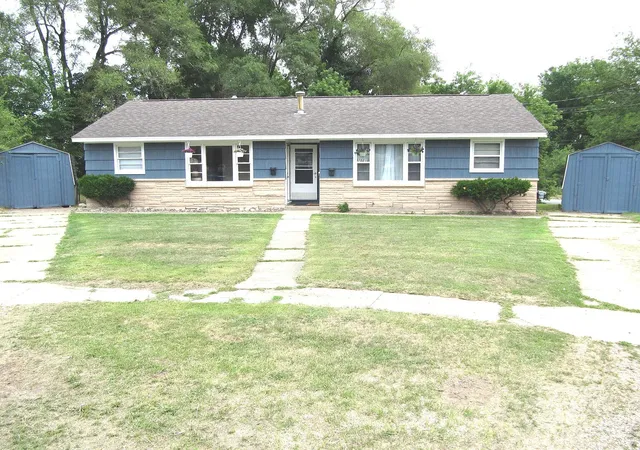 Photo 3 of Multi family home for sale at 1021 Avondale Cir, Kalamazoo, MI 49048 | MLS# 66026029974 | Listing updated on 2026-06-17