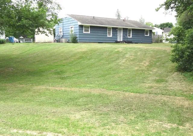 Listing Photo 4 - Condo for sale in building located at 1021 Avondale Cir, Kalamazoo, MI 49004