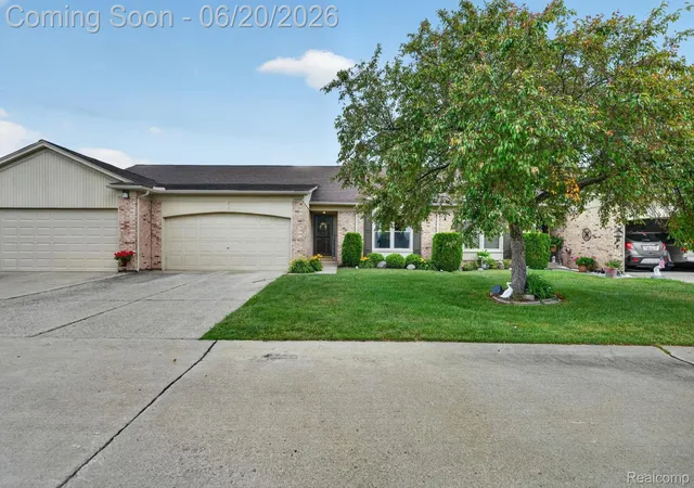 Listing Photo 4 - Condo for sale in building located at 15905 New Bedford Dr, Clinton Township, MI 48038 - Unit #334