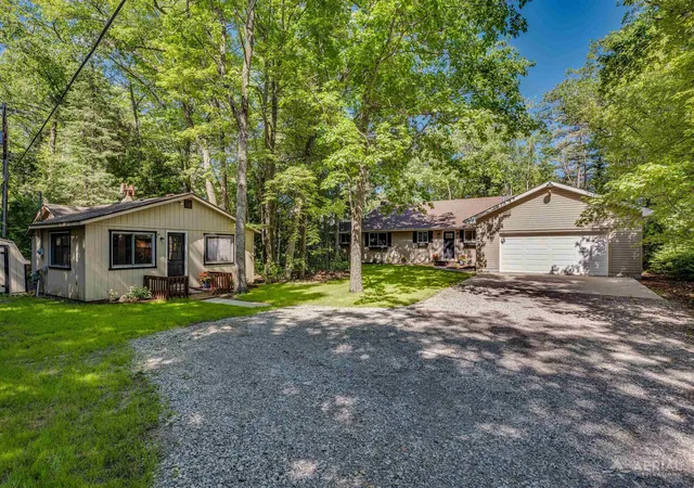 Photo 1 of Single family home for sale at 4927 S Us 23, Harrisville, MI 48740 | MLS# 77080069838 | Listing updated on 2026-09-14