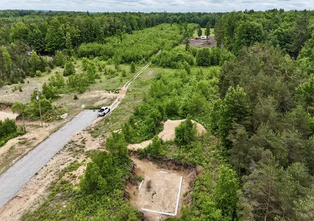 2nd image of 2406 E 32 Rd, Cadillac, MI 49601 | MLS# 78080069839