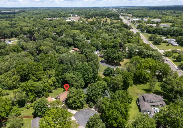 Homes for sale in Kalamazoo Charter Township Kalamazoo, MI | 2121 Lakewood Dr, Kalamazoo Charter Township Kalamazoo, MI 49001 | MLS# 66026029980
