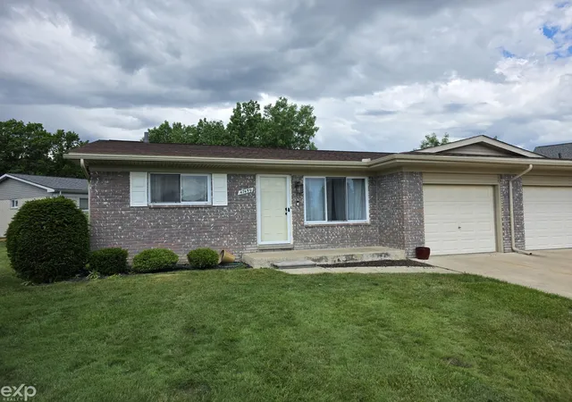 Homes for sale in Chesterfield Township Macomb, MI | 47459 Michele Ct, Chesterfield Township Macomb, MI 48047 | MLS# 58050211753