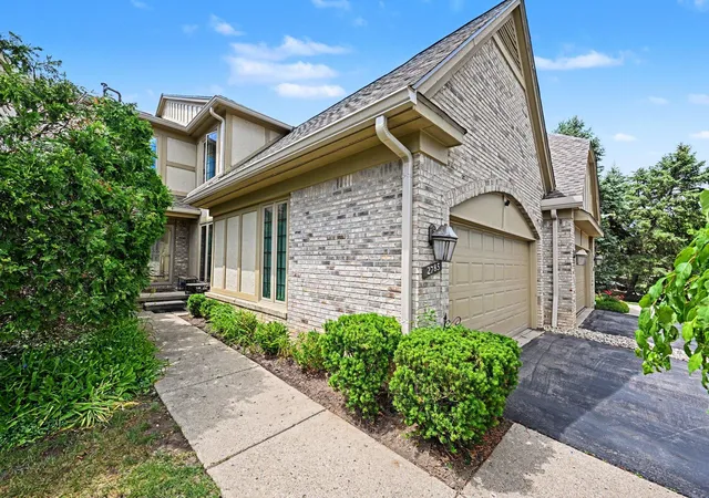 Photo 1 of Sale Pending at 2785 Maitland Dr, Ann Arbor, MI 48105 | MLS# 81026029983 | Listing updated on 2026-09-17