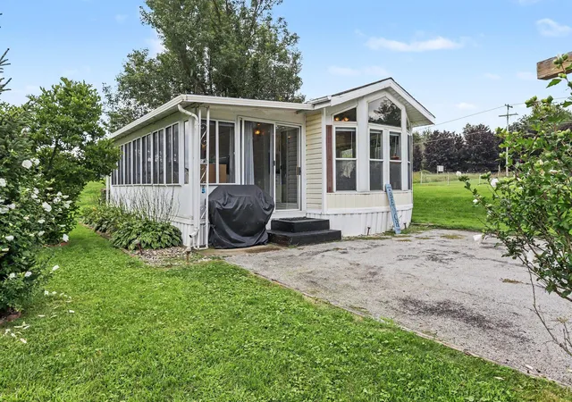 Photo 2 of Single family home for sale at 731 Bayside Ln, Coldwater, MI 49036 | MLS# 62026029988 | Listing updated on 2026-09-17