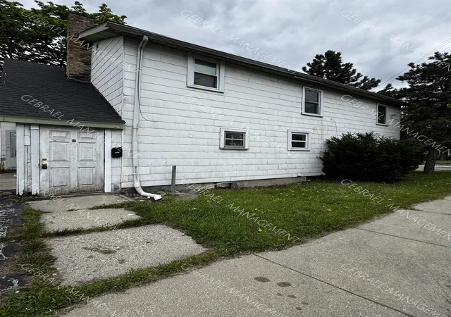 Photo 1 of Multi family home for sale at 1001 Greenwich St, Saginaw, MI 48602 | MLS# 5050211755 | Listing updated on 2026-07-15