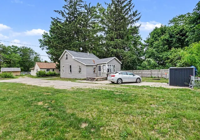 3rd image of 760 Scott St, Muskegon, MI 49442 | MLS# 65026029993