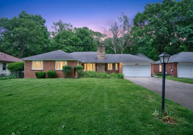 Photo 2 of Single family home for sale at 1253 Levant St, Jackson, MI 49203 | MLS# 55026030001 | Listing updated on 2026-06-17