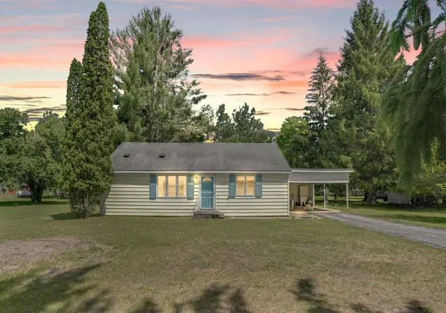 Homes for sale in Caldwell Township Missaukee, MI | 6422 Broadway St, Caldwell Township Missaukee, MI 49651 | MLS# 78080069841
