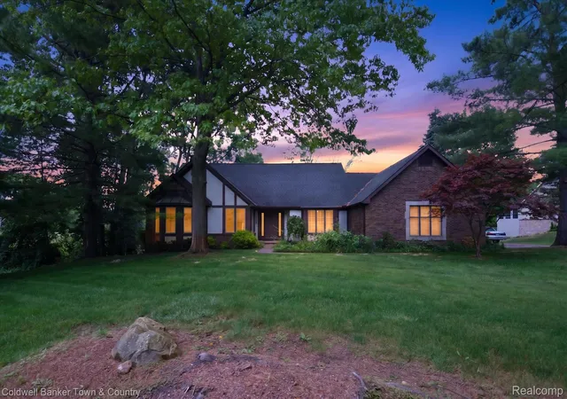Photo 1 of Single family home for sale at 6656 Snowshoe Ln, Brighton, MI 48116 | MLS# 20261045774 | Listing updated on 2026-06-21