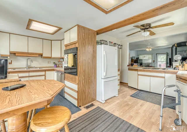 Photo 4 of Single family home for sale at 13857 Lake Dr, Monroe, MI 48161 | MLS# 57050211780 | Listing updated on 2026-07-28