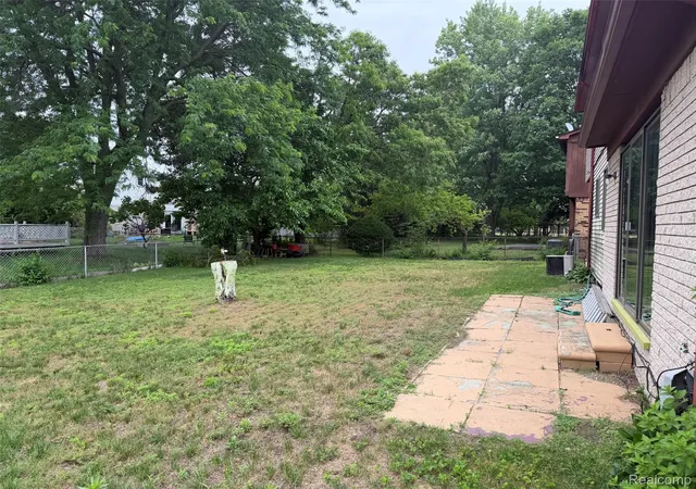 Photo 4 of Single family home for sale at 29538 E Nottingham Cir, Warren, MI 48092 | MLS# 20261045803 | Listing updated on 2026-06-18