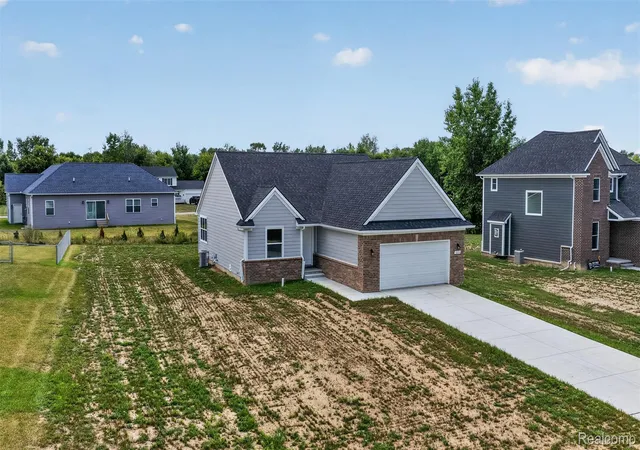 Photo 3 of Single family home for sale at 10206 Hunt Dr, Davison, MI 48423 | MLS# 20261045814 | Listing updated on 2026-10-06