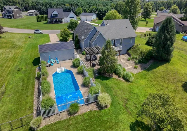 Photo 3 of Single family home for sale at 3860 Gateway Ln, Niles, MI 49120 | MLS# 69026030048 | Listing updated on 2026-09-13