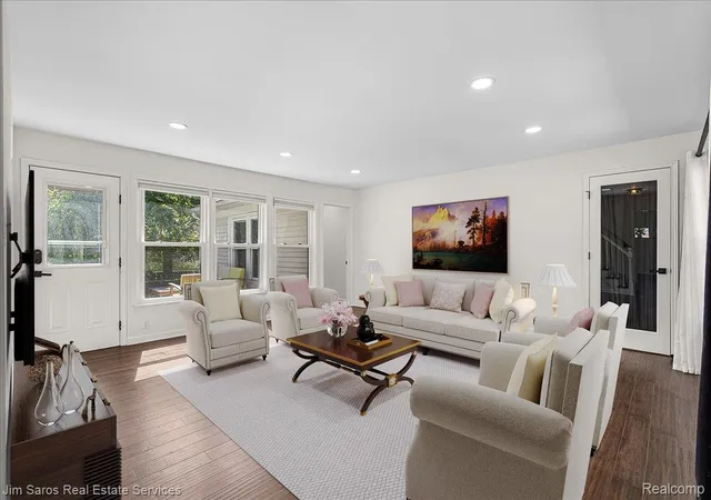 5th image of 615 Lakepointe St, Grosse Pointe Park, MI 48230 | MLS# 20261045816