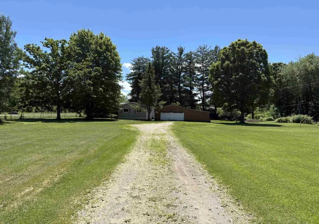Homes for sale in Vassar Township Tuscola, MI | 4727 Brown Rd, Vassar Township Tuscola, MI 48768 | MLS# 61050211796