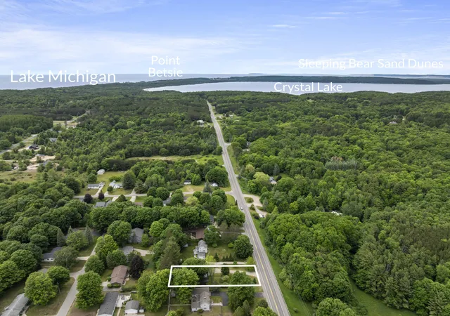 3rd image of 657 Crystal Ave, Frankfort, MI 49635 | MLS# 67026030078
