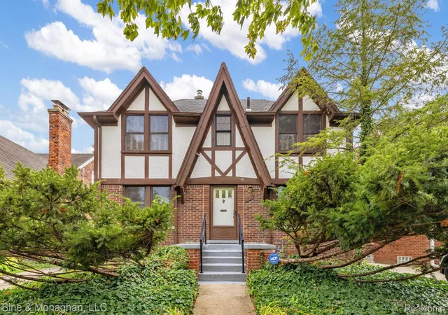 2nd image of 417 Cloverly Rd, Grosse Pointe Farms, MI 48236 | MLS# 20261045832