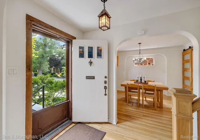 3rd image of 417 Cloverly Rd, Grosse Pointe Farms, MI 48236 | MLS# 20261045832