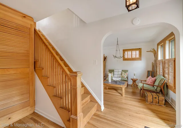 4th image of 417 Cloverly Rd, Grosse Pointe Farms, MI 48236 | MLS# 20261045832