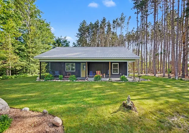 1st image of 22032 Pine Valley Dr, Tustin, MI 49688 | MLS# 65026030095