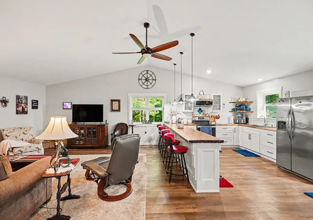 5th image of 22032 Pine Valley Dr, Tustin, MI 49688 | MLS# 65026030095