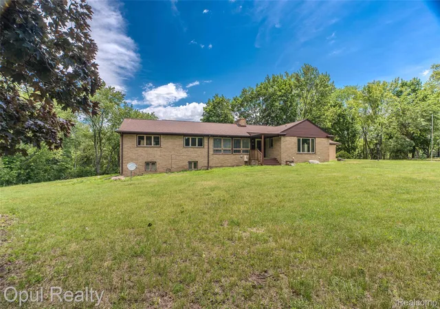 Photo 2 of Single family home for sale at 6455 Norham Rd, Bloomfield Hills, MI 48301 | MLS# 20261045876 | Listing updated on 2026-06-20