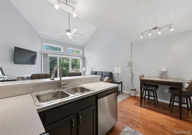 Listing Photo 5 - Condo for sale in building located at 35024 Windsor Dr, New Baltimore, MI 48047 - Unit #35