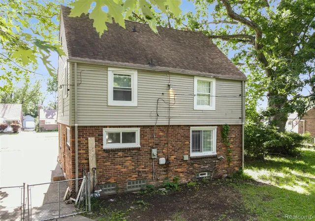 Photo 3 of Single family home for sale at 18746 Glenhurst St, Detroit, MI 48219 | MLS# 20261045906 | Listing updated on 2026-09-01