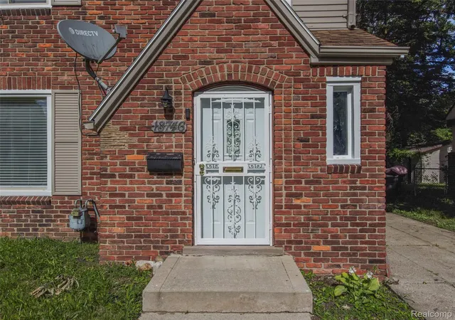 Photo 4 of Single family home for sale at 18746 Glenhurst St, Detroit, MI 48219 | MLS# 20261045906 | Listing updated on 2026-09-01