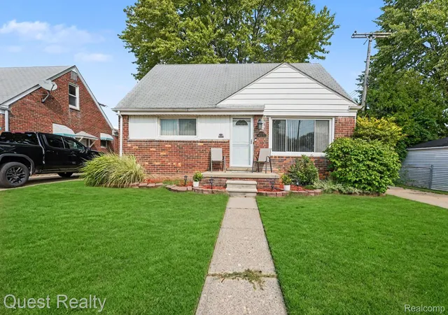 Photo 1 of Single family home for sale at 25074 Waldorf St, Roseville, MI 48066 | MLS# 20261045918 | Listing updated on 2026-10-04
