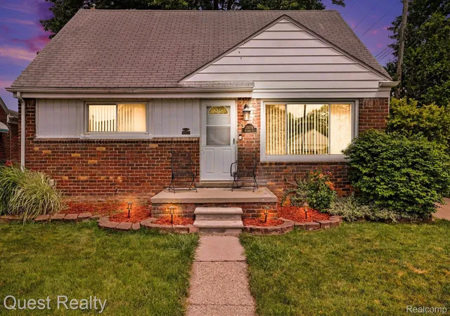 Photo 3 of Single family home for sale at 25074 Waldorf St, Roseville, MI 48066 | MLS# 20261045918 | Listing updated on 2026-10-04