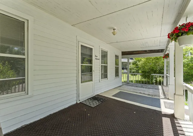 Homes for sale in Niles City Berrien, MI | 319 S 5Th St, Niles City Berrien, MI 49120 | MLS# 69026030130